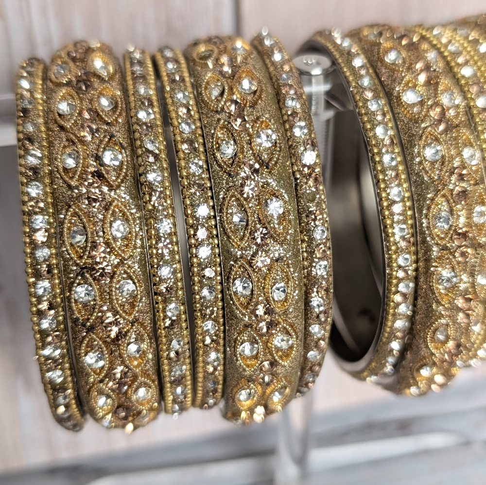 Indian Jewelry | Elegant Gold Bangle Set | Pakistani Jewelry | Bridal Bangles - Picture 5 of 7